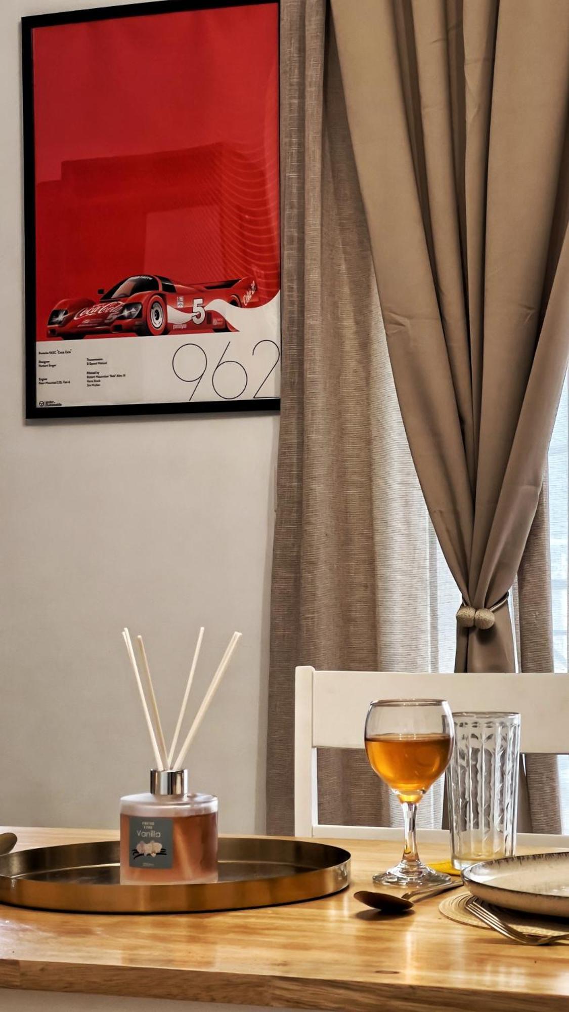 Апартаменты H&H Cozy Retreat Пирей Экстерьер фото