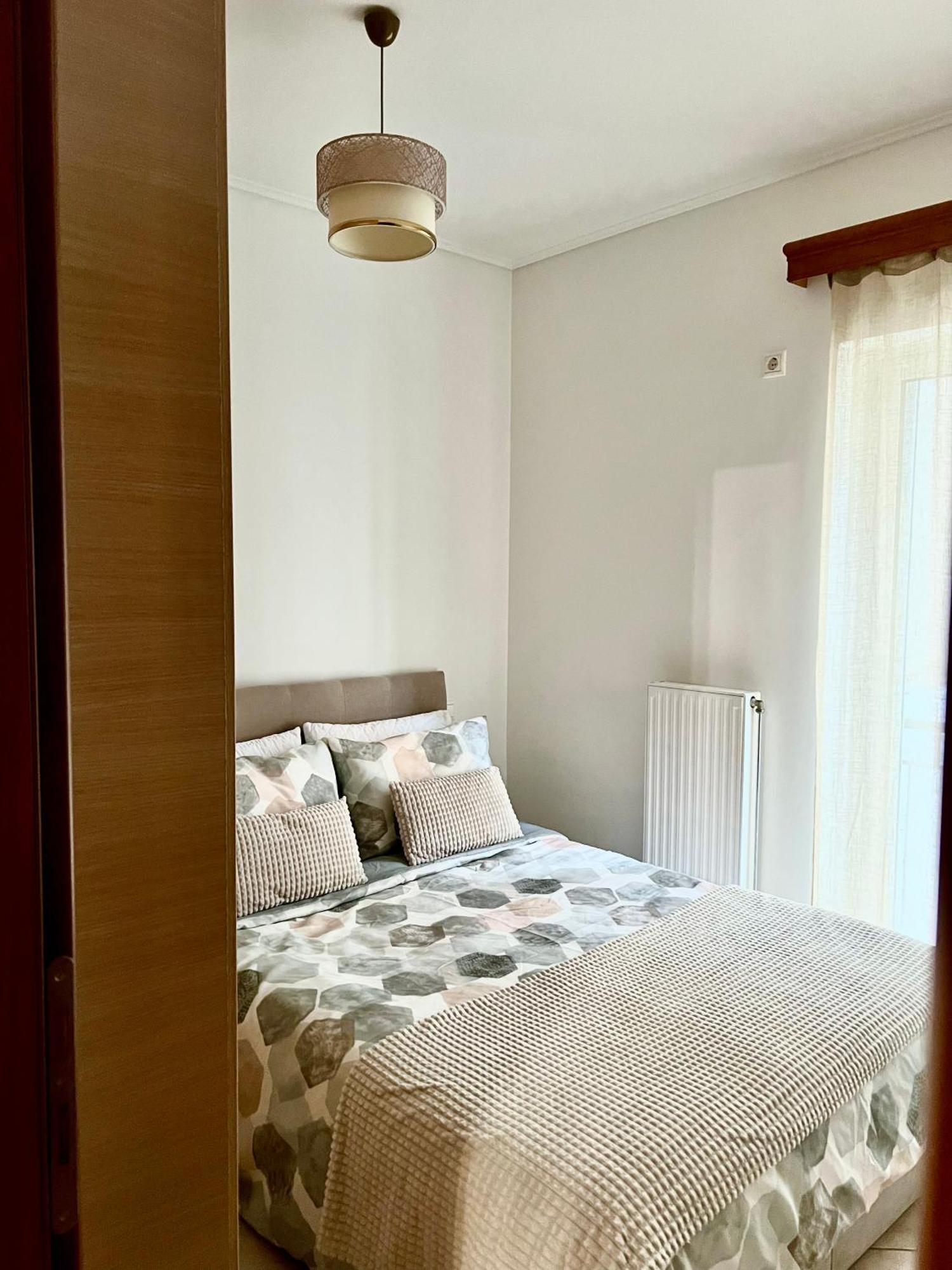 Апартаменты H&H Cozy Retreat Пирей Экстерьер фото